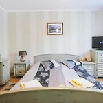 فندق مبيت وإفطار Lesna Perla 3*